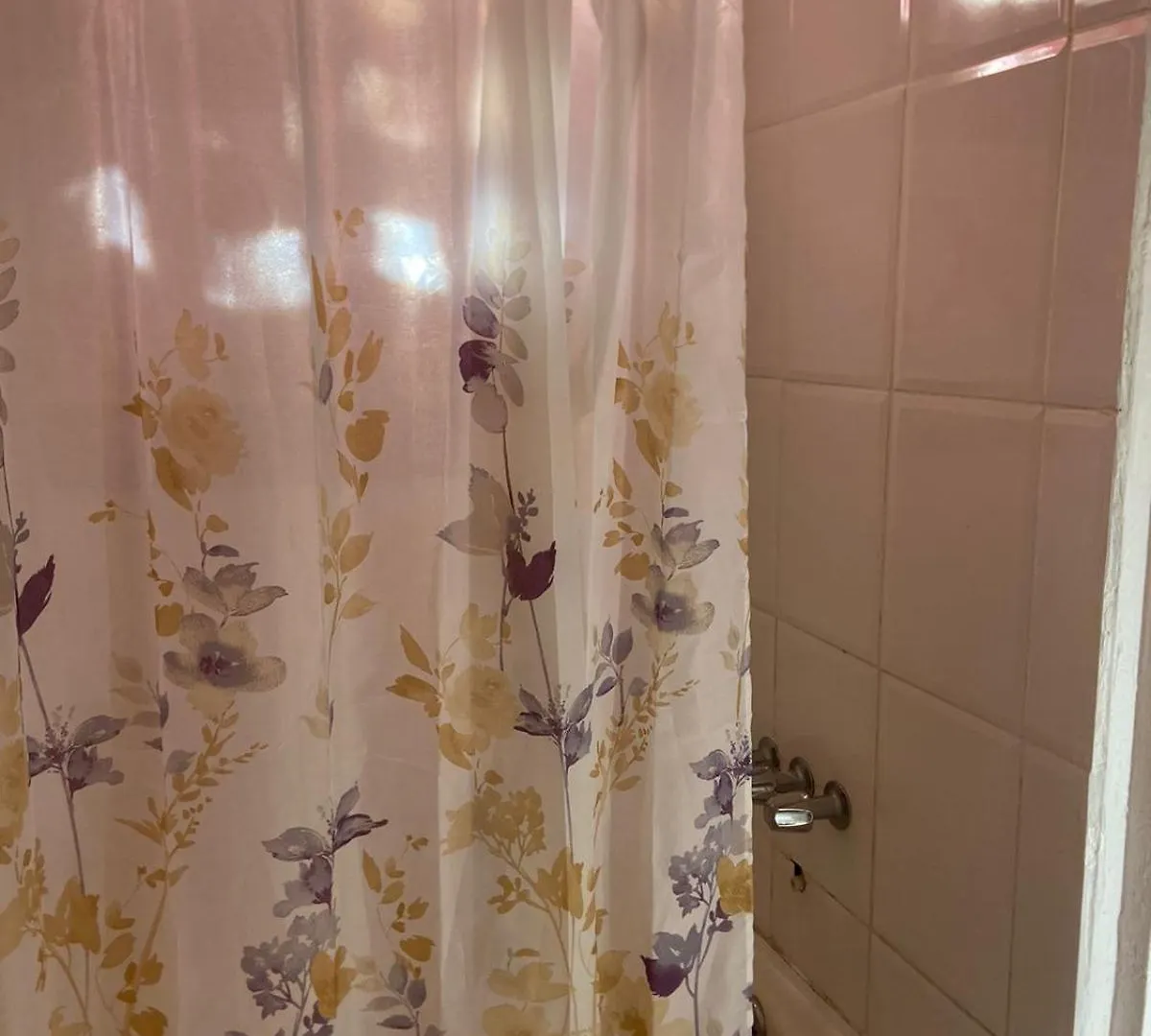 Bay Heights Escape Aparthotel - Courtyard Suites Rodney Bay